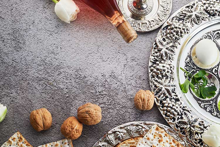 מוצרים של פסח כמו יין ומצות, מוביל לקטגוריית פסח